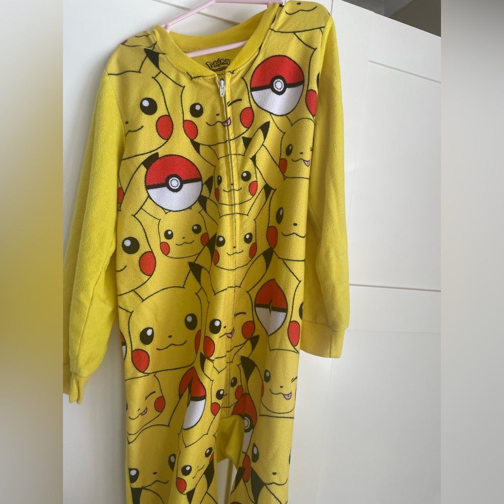 Pikachu size 8 boys pajamas
